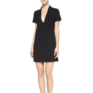 NWT $265 Alice + Olivia Black Seamed V-Neck Boxy Dress in size XS!